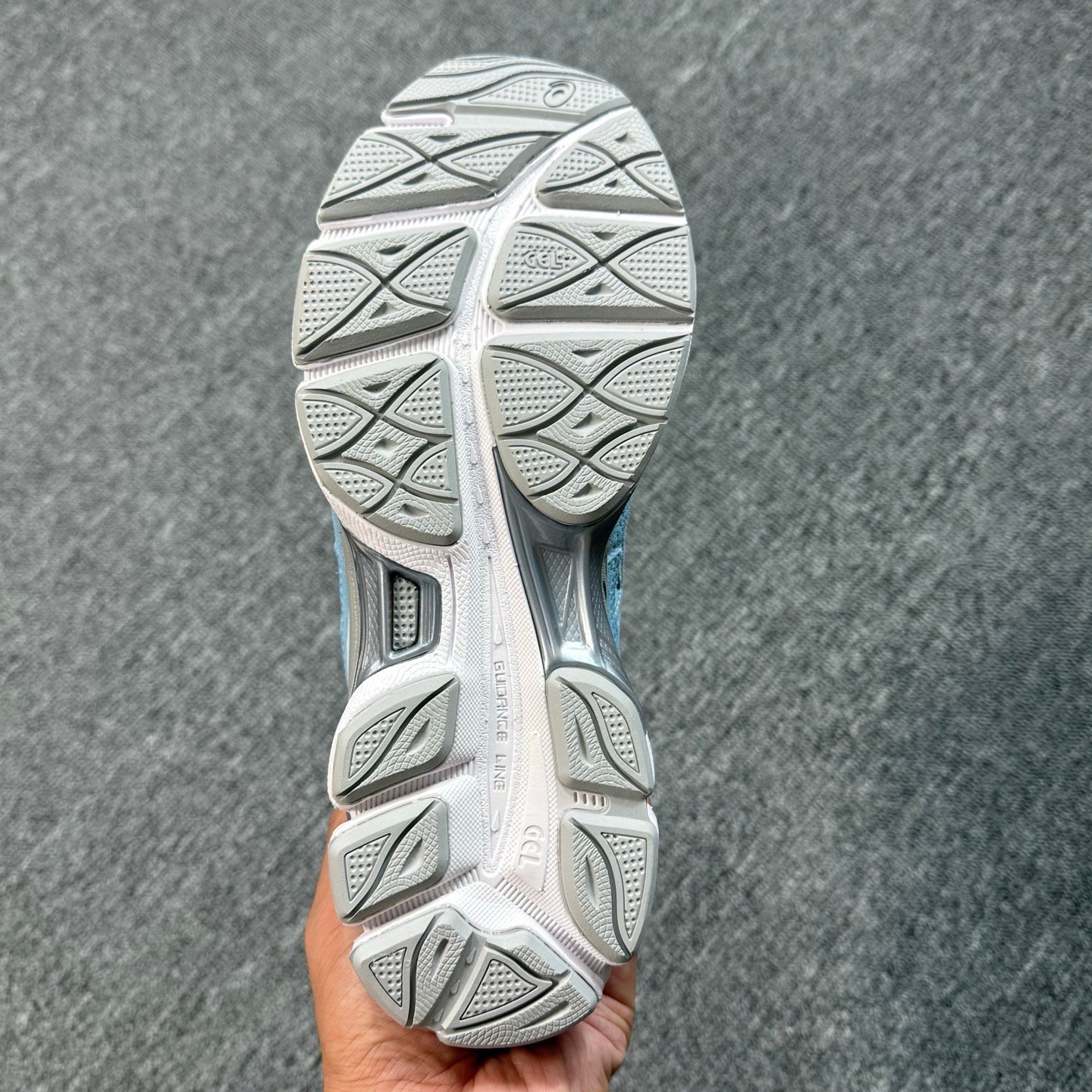 475A3642-0371-4A82-A489-23876DA4DEAA ASICS - Image 4