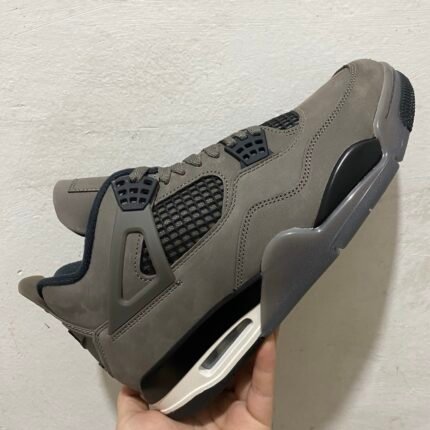 Air Jordan 4“Cave stone and biack”