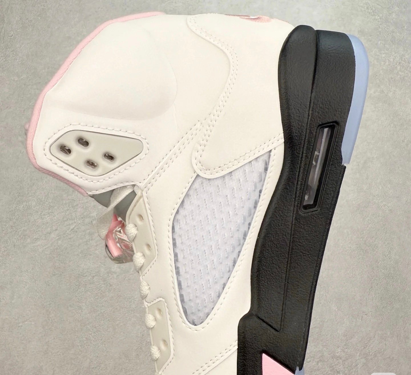 93C55911-E0E7-44A8-9344-F4CDFC9757C6 Air Jordan 5 - Image 7