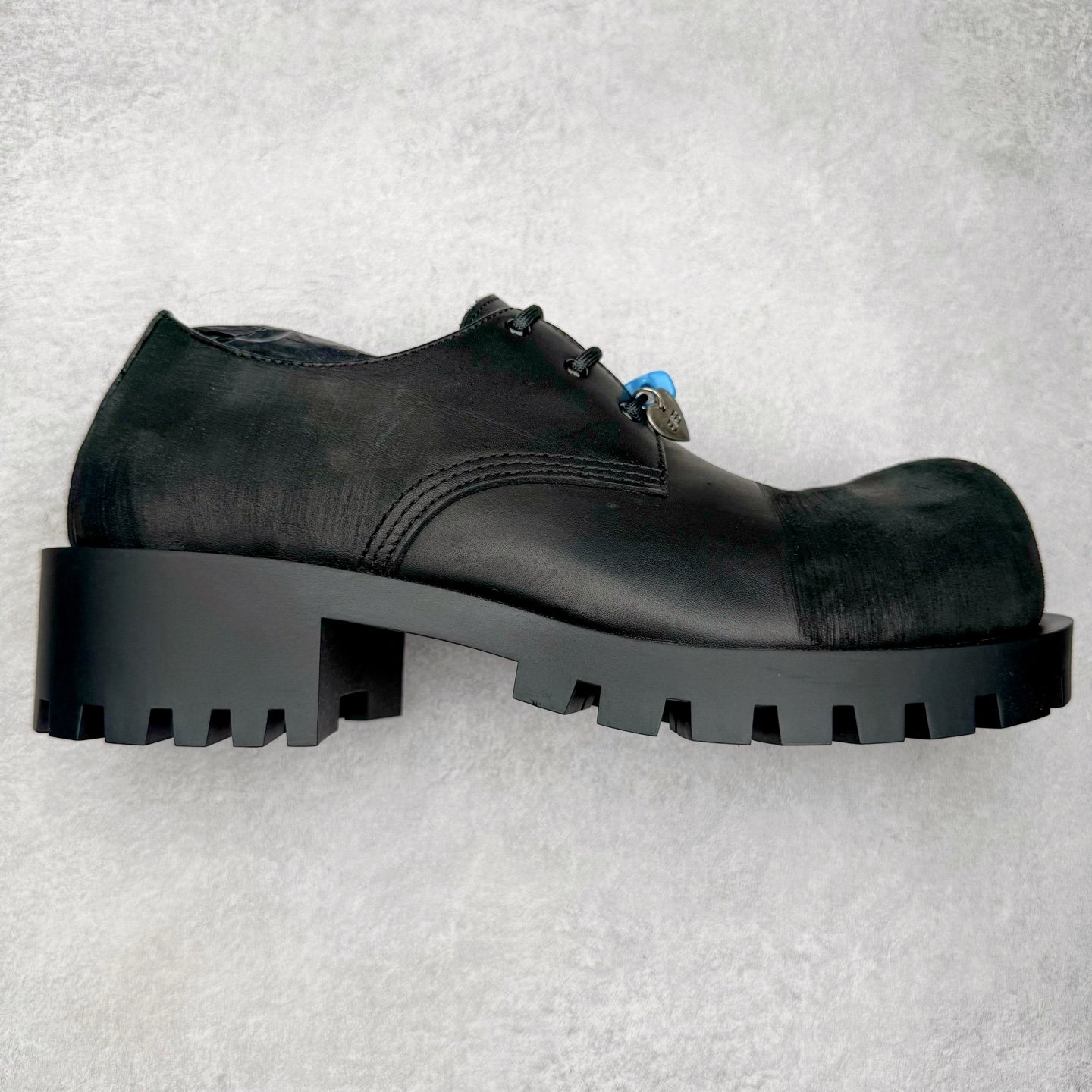 09ED2856-ACC2-489C-BF86-4988E9BB1040 Balenciaga Hummer - Image 1