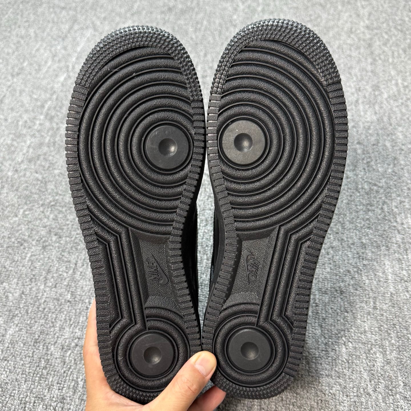 56907E76-7BB6-4158-961B-0547B1C5D578 Air Force 1 black - Image 6