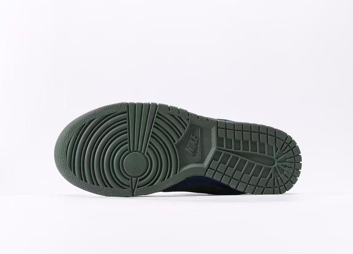 9A1CCF86-9483-4F1F-97AE-5566A27A9031 Nike SB Dunk Low“94” - Image 3