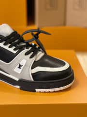 Loui Vuitto TRAINER SNEAKER - Image 8