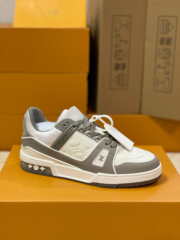 Loui Vuitto TRAINER SNEAKER - Image 5