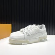 LV TRAINER SNEAKER LOW