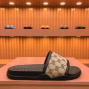 GUCC SLIPPERS - Image 3