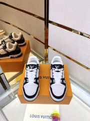 Loui Vuitto Low-Top SNEAKER - Image 4