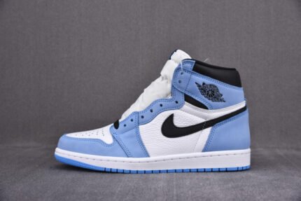 AIR JORDAN 1 RETRO HIGH WHITE UNIVERSITY BLUE BLACK 555088-134