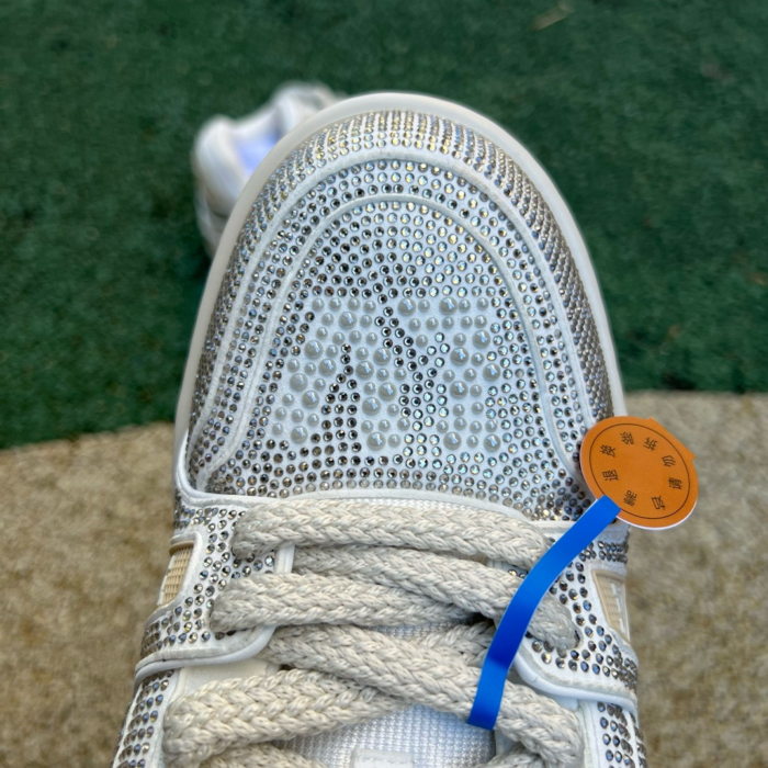 LV TRAINER MAXI Full of diamonds white - Image 7