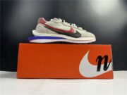 Nike Vaporwaffle sacai Sport Fuchsia Game Royal CV1363-100 - Image 4
