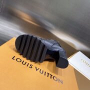 LOUS VUITON BROWN STAR TRAIL ANKLE BOOTS - Image 2