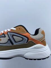DR B30 Sneakers - Image 3