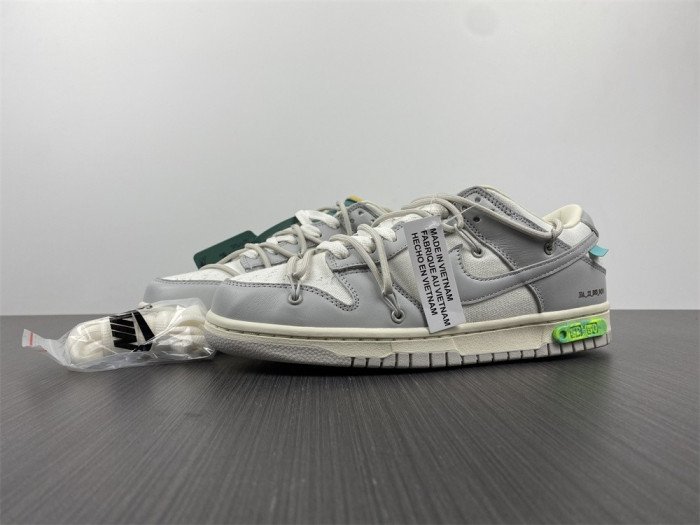 2481217deb02cd3618b2551211fd6261172adfe4 Nike Dunk Low Off-White Lot 42 DM1602-117 - Image 1