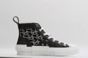 DR B23 Sneakers - Image 2