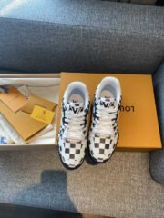 Loui Vuitto TRAINER SNEAKER - Image 6