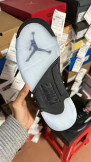 AIR JORDAN 5 BLACK METALLIC (2016) 845035-003 - Image 4