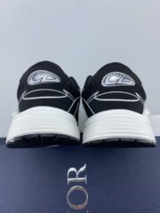 DR B30 Sneakers - Image 5