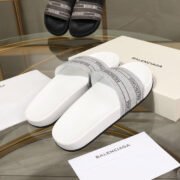 BLCG SLIPPERS - Image 4