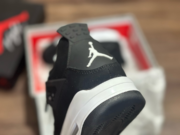 Air Jordan 4 Retro White Thunder FQ8213-001 - Image 5
