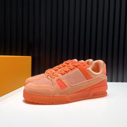 LV TRAINER SNEAKER LOW