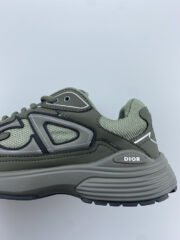 DR B30 Sneakers - Image 2