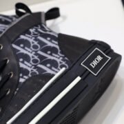 DR B23 Sneakers - Image 4