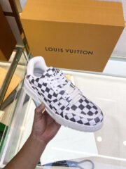 LV TRAINER SNEAKER LOW - Image 8