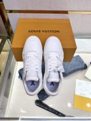 Loui Vuitto TRAINER SNEAKER - Image 9
