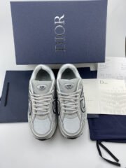 DR B30 Sneakers - Image 7