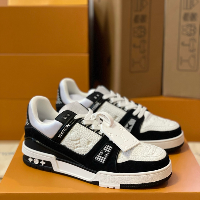 Loui Vuitto TRAINER SNEAKER - Image 1