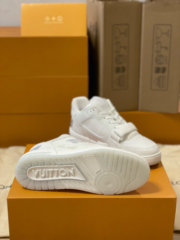 Loui Vuitto TRAINER SNEAKER - Image 6