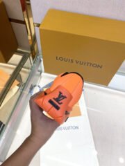 Loui Vuitto MILLENIUM SNEAKER - Image 5