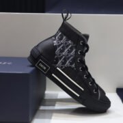 DR B23 Sneakers - Image 3