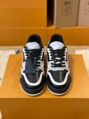 Loui Vuitto TRAINER SNEAKER - Image 6