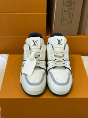 Loui Vuitto TRAINER SNEAKER - Image 4