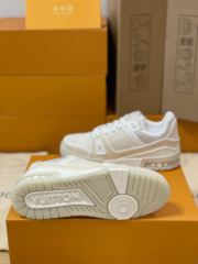 Loui Vuitto TRAINER SNEAKER - Image 3
