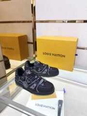 Loui Vuitto TRAINER SNEAKER - Image 6