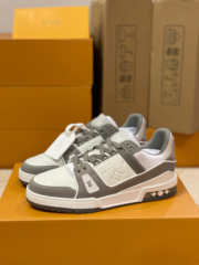 Loui Vuitto TRAINER SNEAKER - Image 3