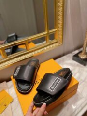 LV SLIPPERS - Image 3