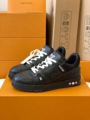 Loui Vuitto TRAINER SNEAKER - Image 2