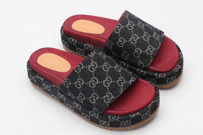 7de1b259a6a08257628060af70f5361cf01abe56 GUCC SLIPPERS - Image 12