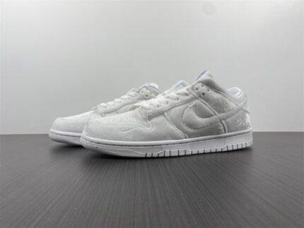 Dover Street Market x Nike Dunk Low “Triple White” DH2686-100