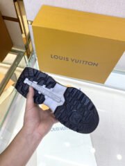 Loui Vuitto MILLENIUM SNEAKER - Image 9