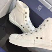 DR B23 Sneakers - Image 3