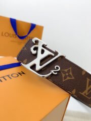 Loui Vuitto Belt-4CM - Image 4