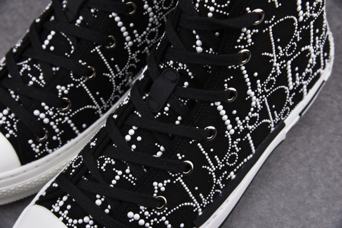 86d9547a2490040e6f05d72c7b55bb60412b6c5f DR Homme Kaws - Image 11