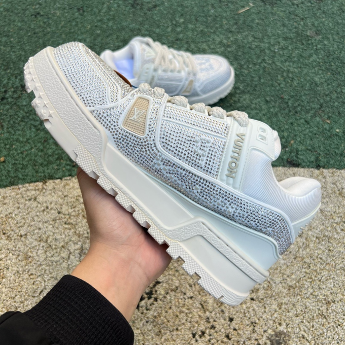 LV TRAINER MAXI Full of diamonds white - Image 2