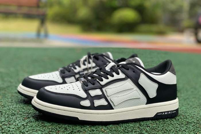 AR1M1 Low-Top Sneaker - Image 1