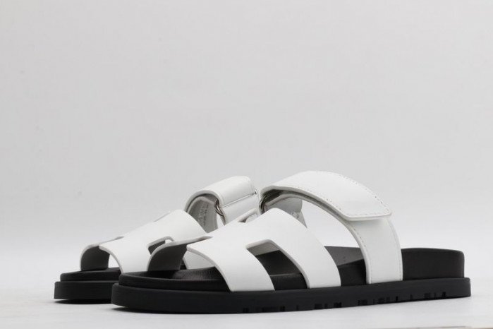 8cb4764792307c51bbe0748889b215da1eeab738 Herme Slippers - Image 4