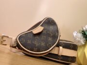 LV Croissant MM - Image 9